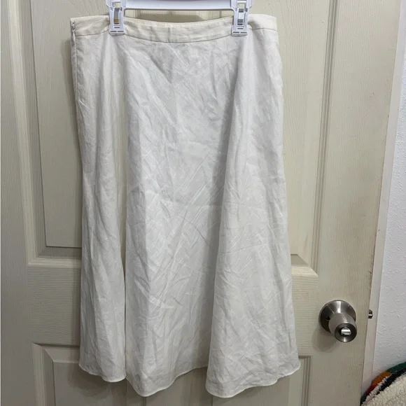 LOFT off white Skirt with Lavender Floral Design embroidered size 6 - Picture 3 of 5